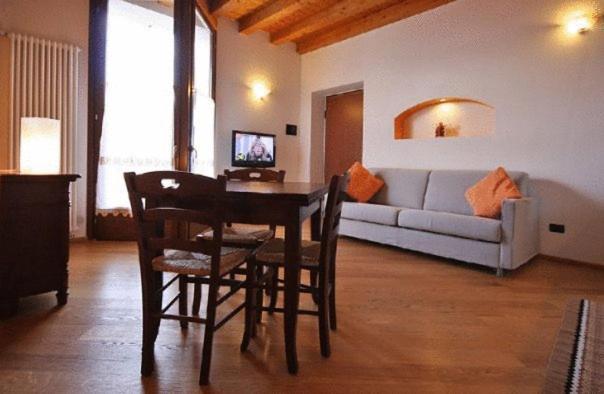 Cozy Lake Como Apartments Valmadrera Exterior foto