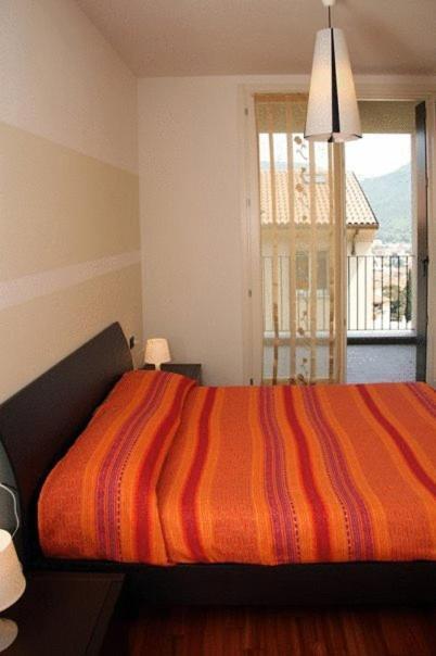 Cozy Lake Como Apartments Valmadrera Quarto foto